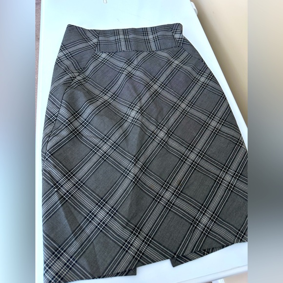 Express Dresses & Skirts - Express women’s high waisted skirt size 4